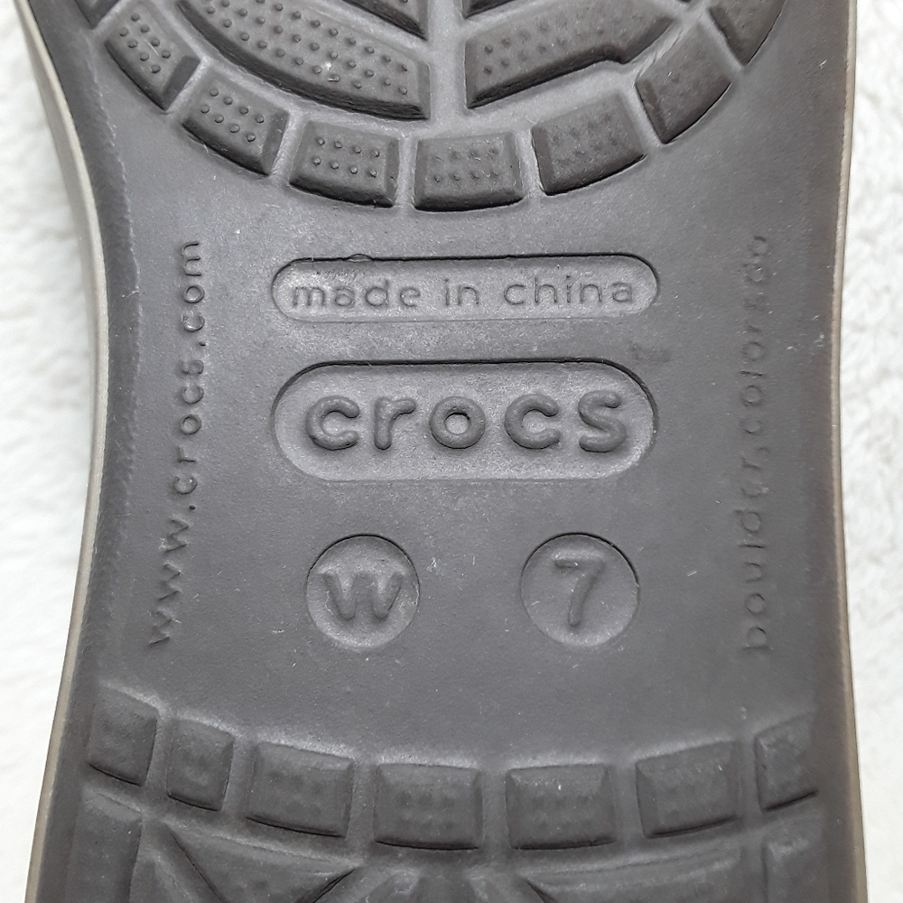 CROCS Brown Flats Size 7 - Picture 10 of 10
